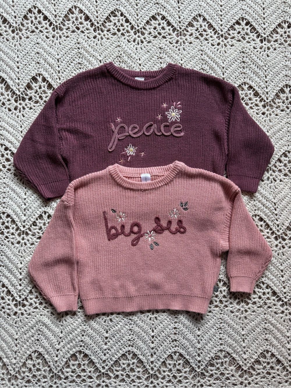 “Big Sis” Embroidered Boutique Style 3D Knit Crochet Chunky Sweater Pink 2T Gir